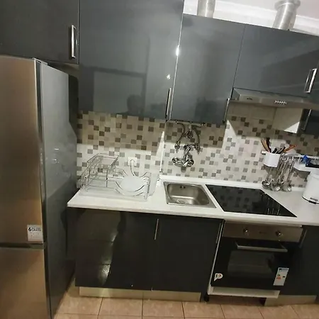 Apartment Lovely 2-Bedroom Flat With Free Parking