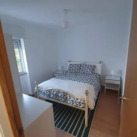 Lovely 2-Bedroom Flat With Free Parking Apartment