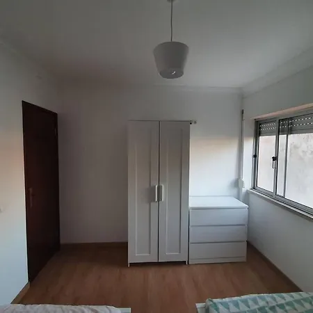 Lovely 2-Bedroom Flat With Free Parking Apartment *