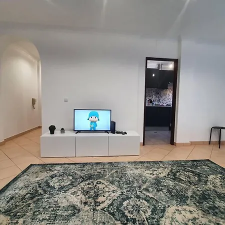 Lovely 2-Bedroom Flat With Free Parking Apartment *