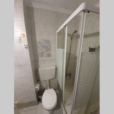 Apartment Lovely 2-Bedroom Flat With Free Parking Caldas Da Rainha